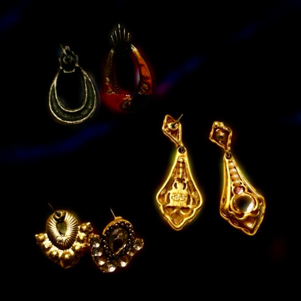 Earring lot Elegant Gold tone , crystal and enamel Earrings Set of 3 NWOT - Picture 2 of 10